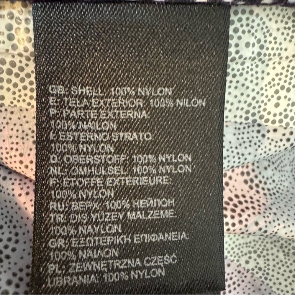 The North Face Hyvent 2.5L Women’s Rain Jacket In A Vibrant Aztec Print NWOT - Picture 9 of 12